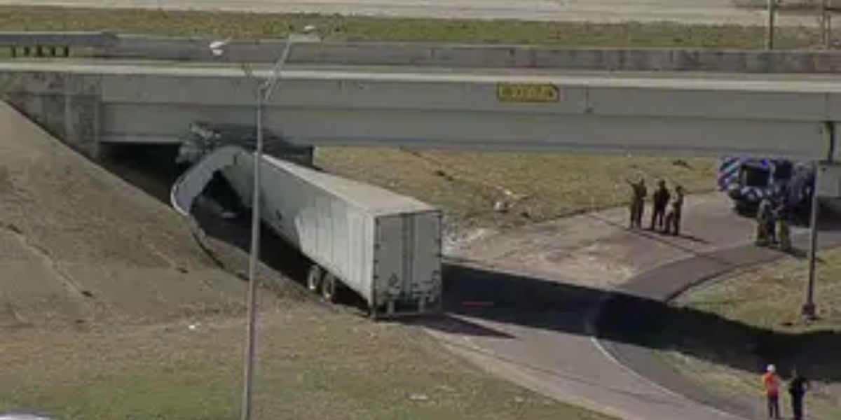 18-wheeler Crashes Under Bridge Near Euless, Causing Significant Damage and Forcing Road Closures