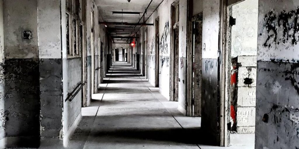 Enter if You Dare Paranormal Encounters and Dark History at Oregon’s Abandoned Prison