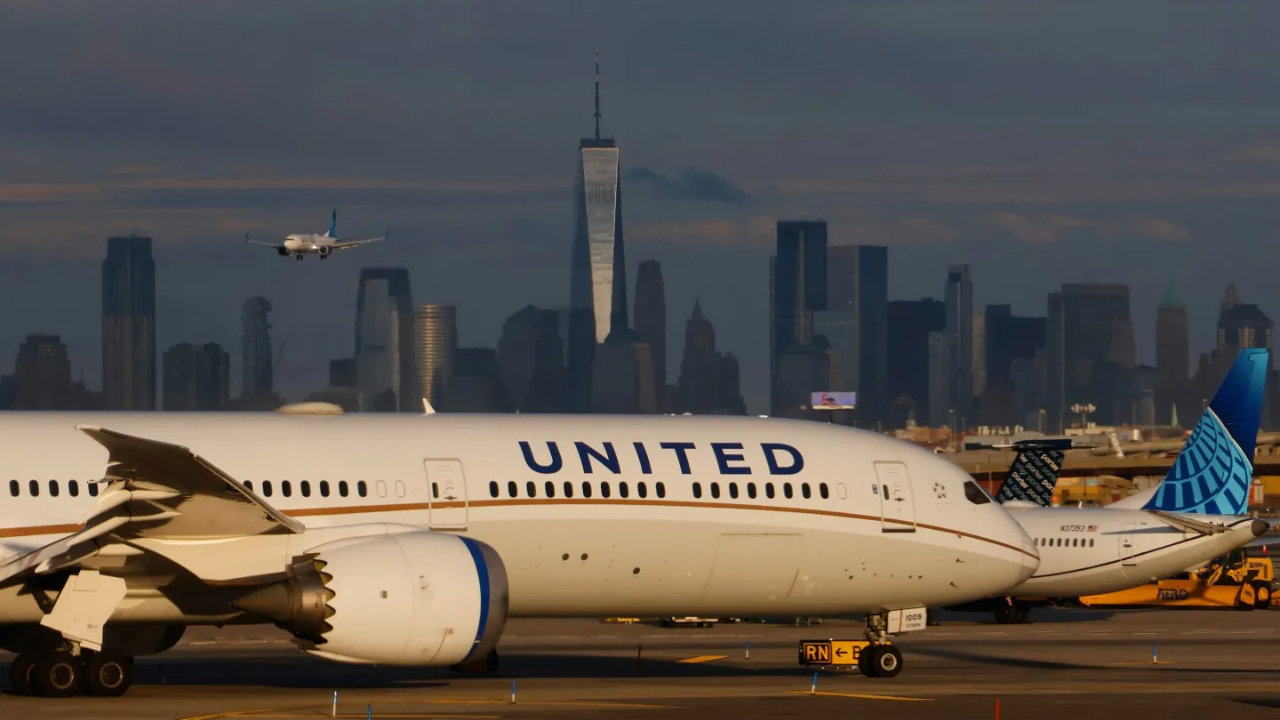 United Airlines Cuts Flights at Newark Due to FAA Technology Failures and Staffing Issues