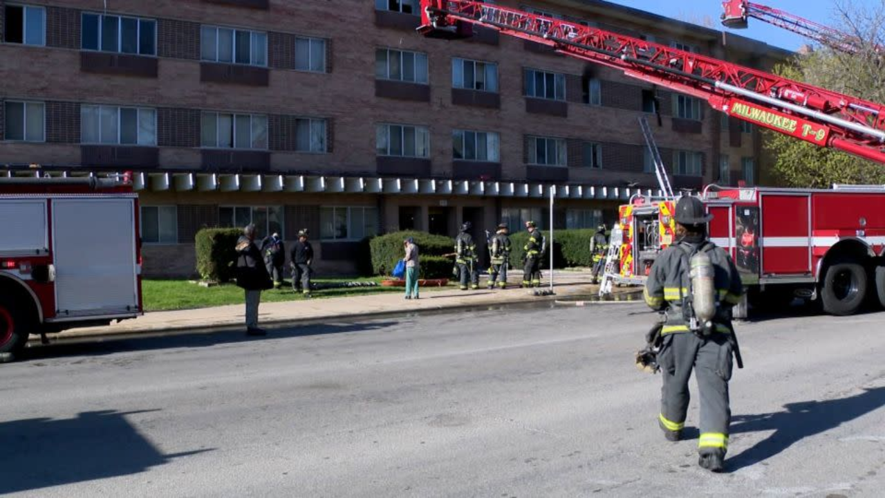 4 Dead in Milwaukee Apartment Blaze, Hundreds of Residents Left Homeless
