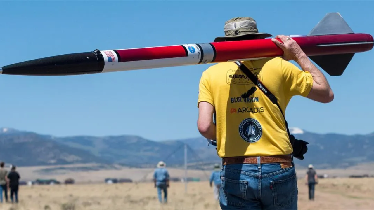 Model Rocket Event to Feature 7-Engine Launch Vehicle With 6 Detachable Boosters