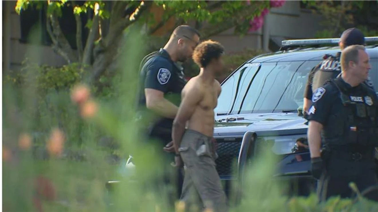 Man Stabbed Near Westvaco Park, Police Continue Search for Suspect
