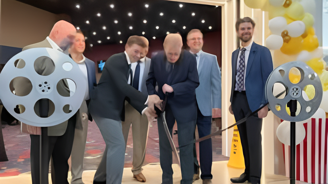 New Phoenix Movie Theater Opens at Governor’s Square Mall in Clarksville with Film Cutting Ceremony