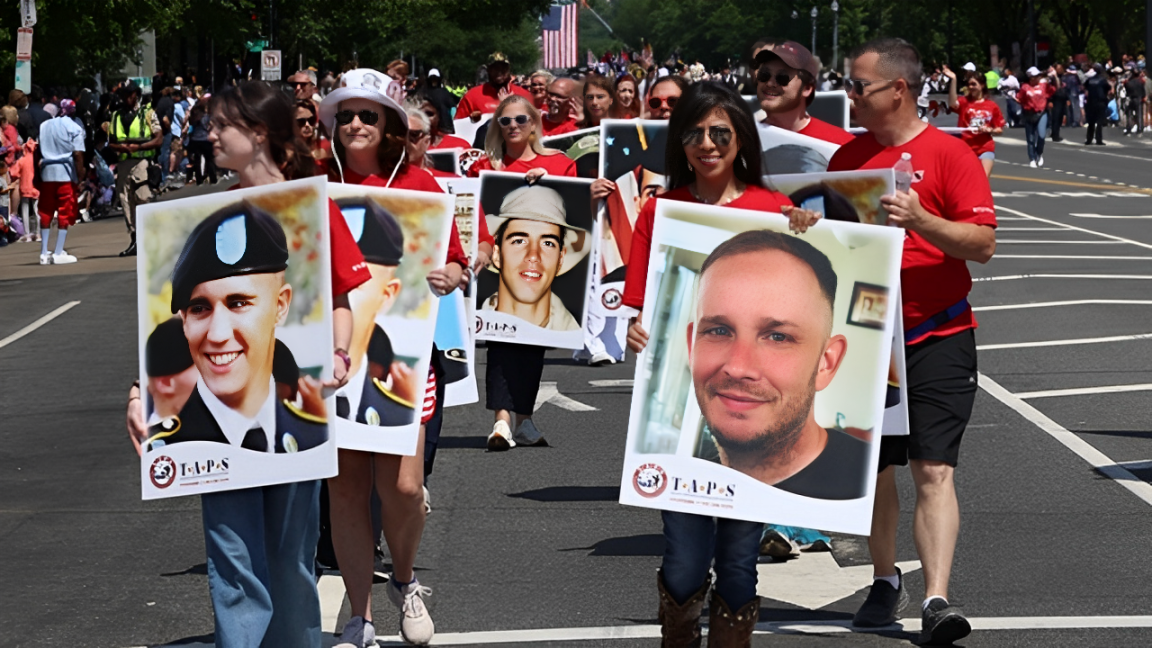 Stunning US Memorial Day 2025 Photos Show Powerful Tributes, Trump’s Speech, and Grand Parade Highlights
