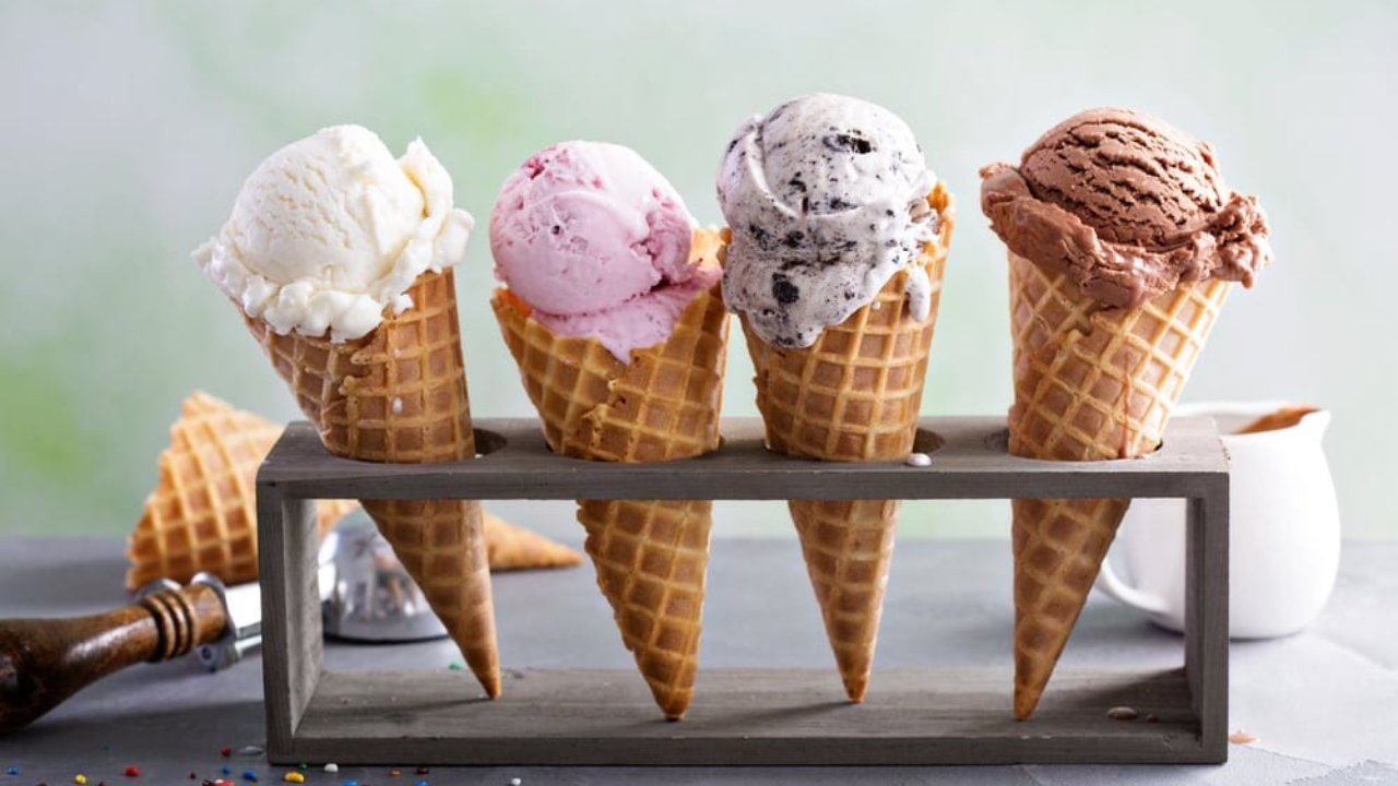 Illinois Ice Cream Shop Warns Customers to Avoid Paying with Sweaty Money for Hygiene Reasons