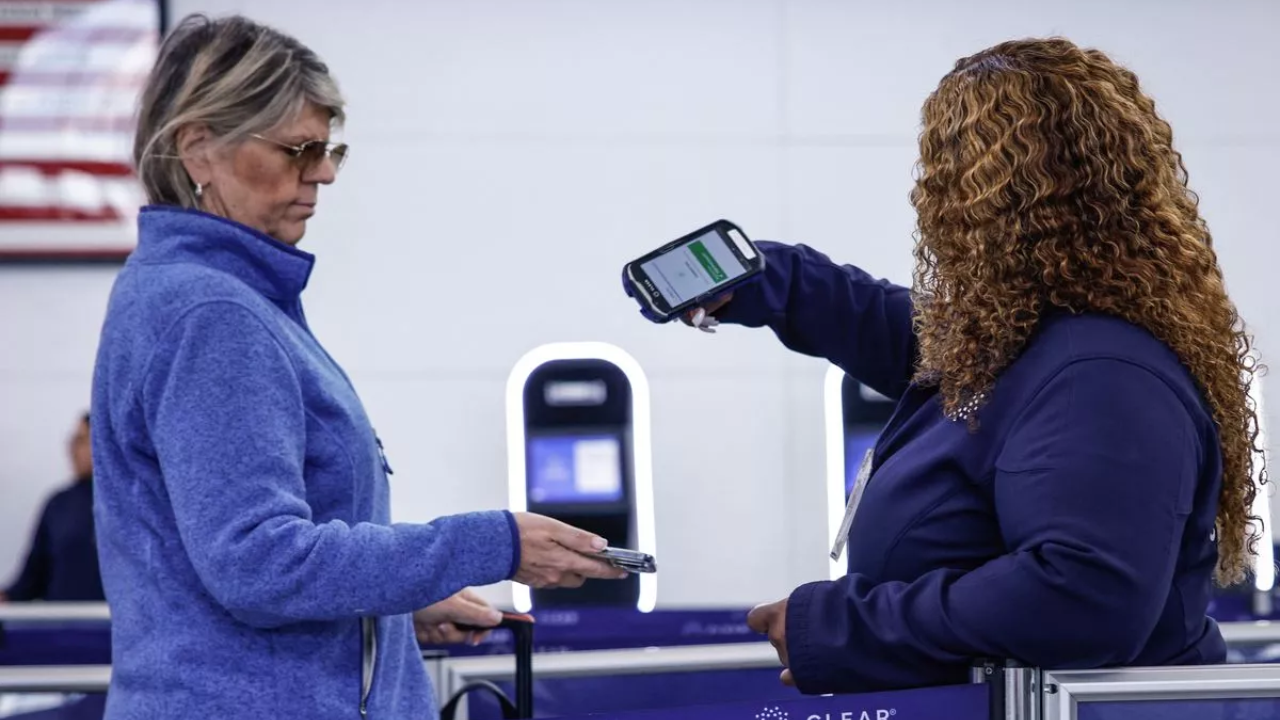 TSA Issues Travel Advisory Over Mobile Phones, Adds ‘Sensitive Info’ Screening Protocol