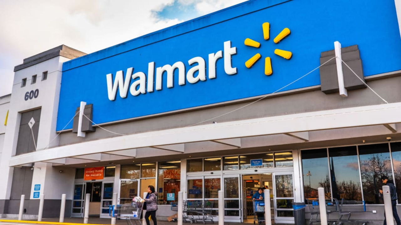 Walmart Employees Sound Alarm as Rising Prices Trigger Shopper Anxiety Nationwide
