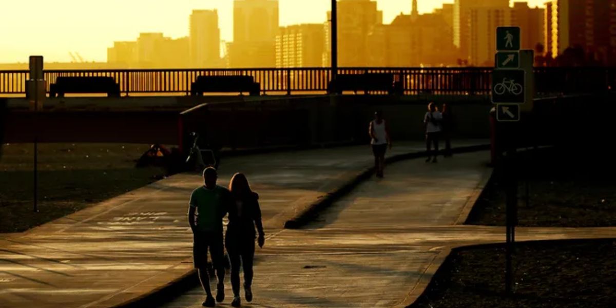 Louisville’s Fall Weather Outlook Will Temperatures Rise or Dip