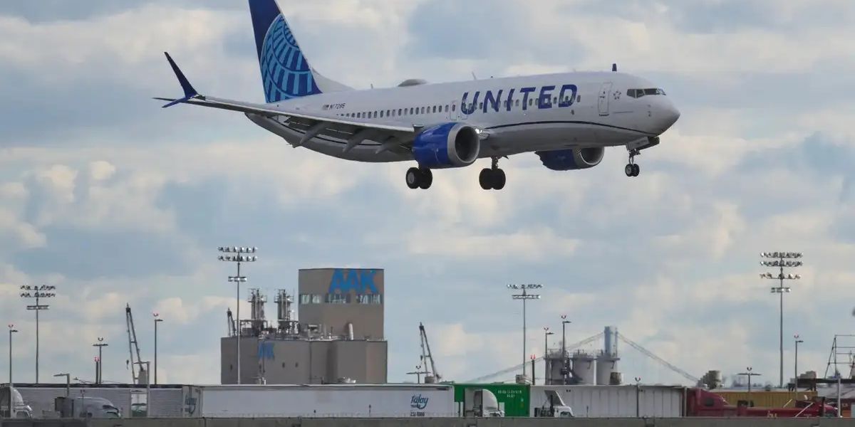 Airlines Cancel Nearly 1,200 Flights as Government Shutdown Disruptions Continue